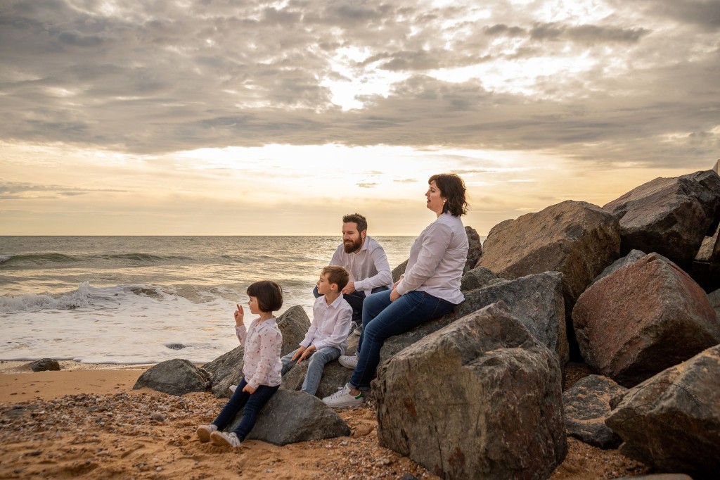 Séance famille au soleil couchant - Saint Gilles Croix de Vie - Vendée